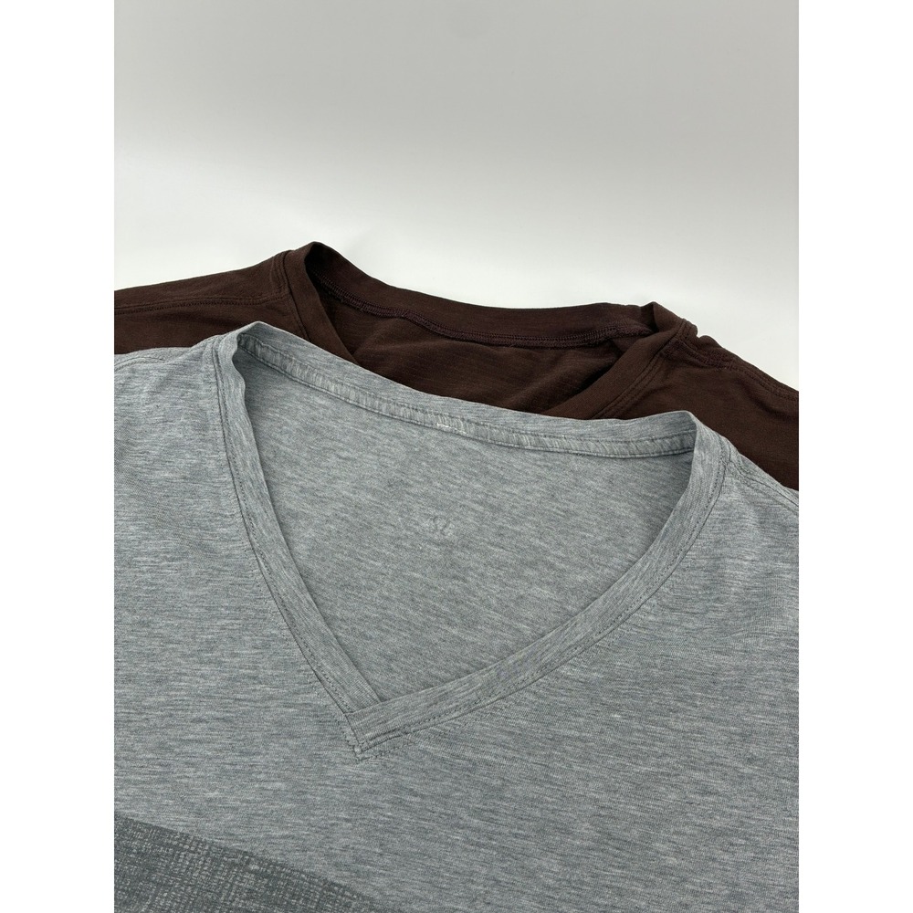 Lululemon Men Short Sleeve T-Shirt Bundle Maroon Crewneck Grey V-Neck Size L 2pk
